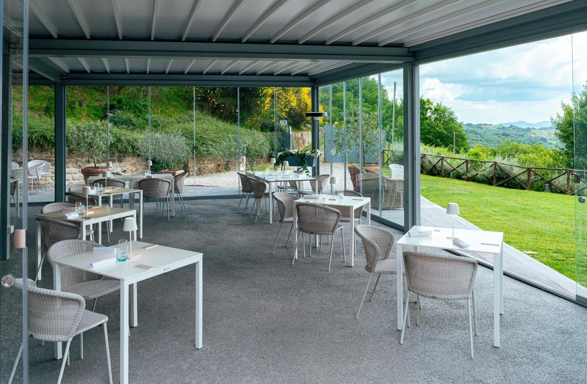 Nikis Resort Gubbio Exterior photo
